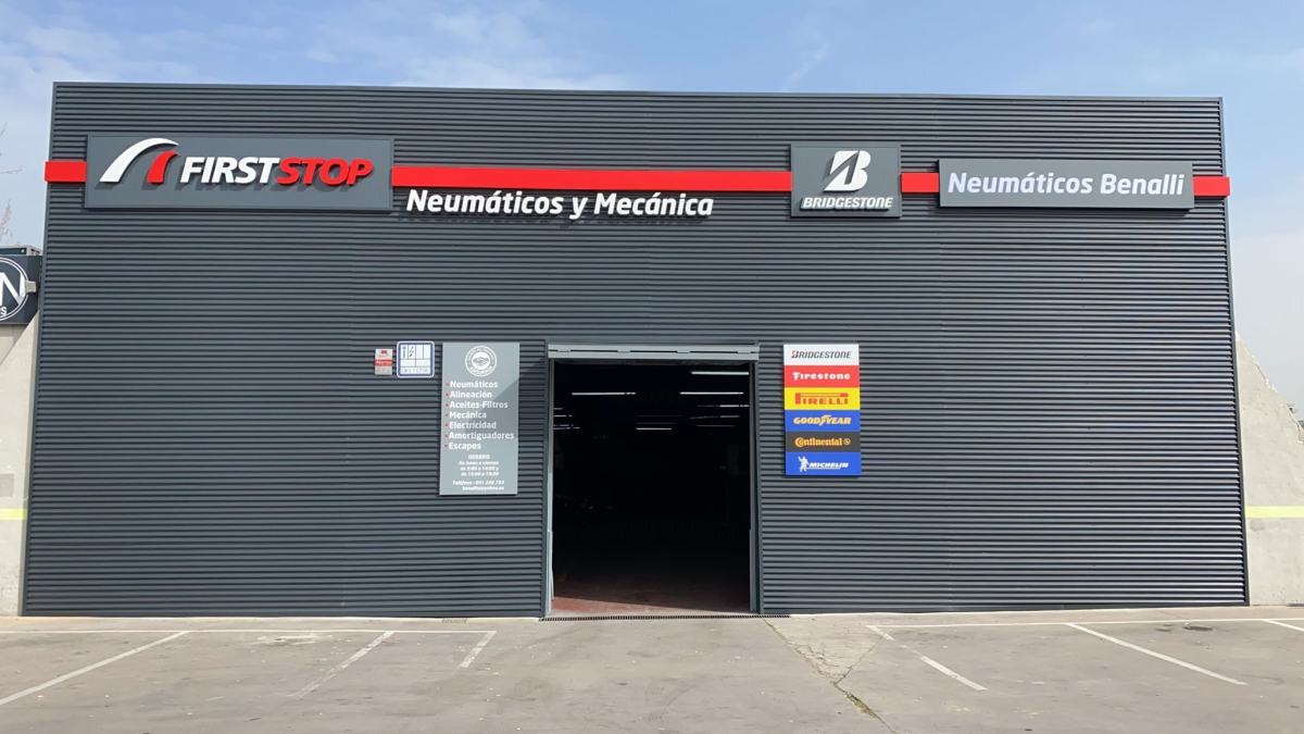 Taller mecánico Neumáticos Benalli